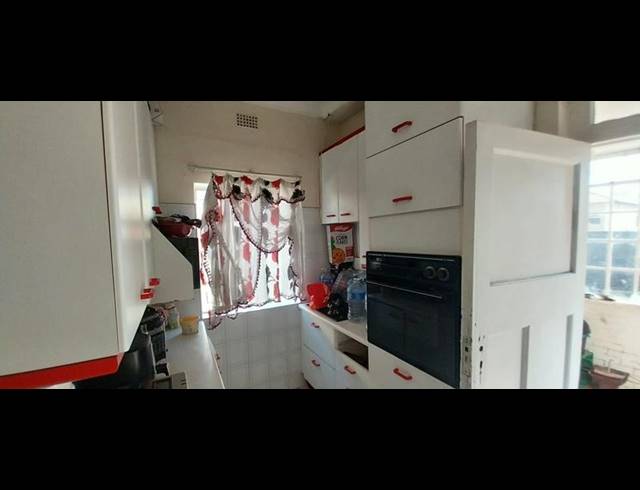 3 BEDROOM HOUSE FOR SALE IN KENSINGTON